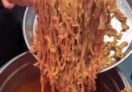 90后小姐姐给医院做饭,传递温暖与关怀